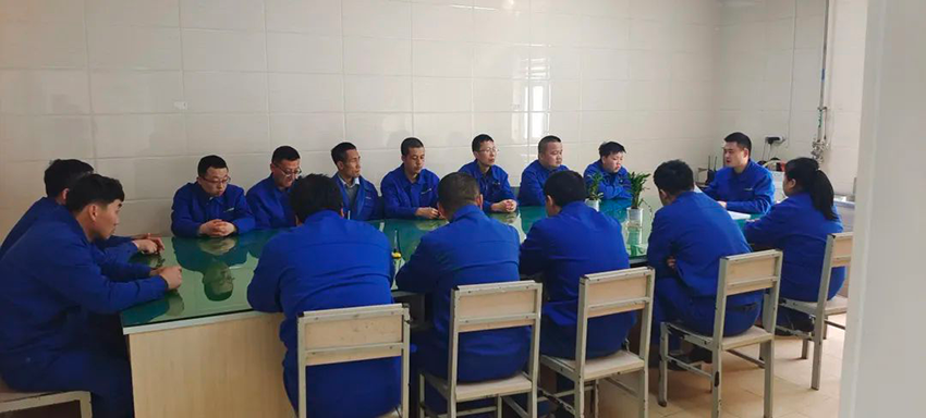 ãâä¸æä¸ä¿âè¿è¡æ¶ãç´§ç¯è¯åçäº§ æç¢å®å¨å¤§å³ å¿«éæååå±ââçäº§ç®¡çé¨è½å®âä¸æä¸ä¿âä¼è®®ç²¾ç¥